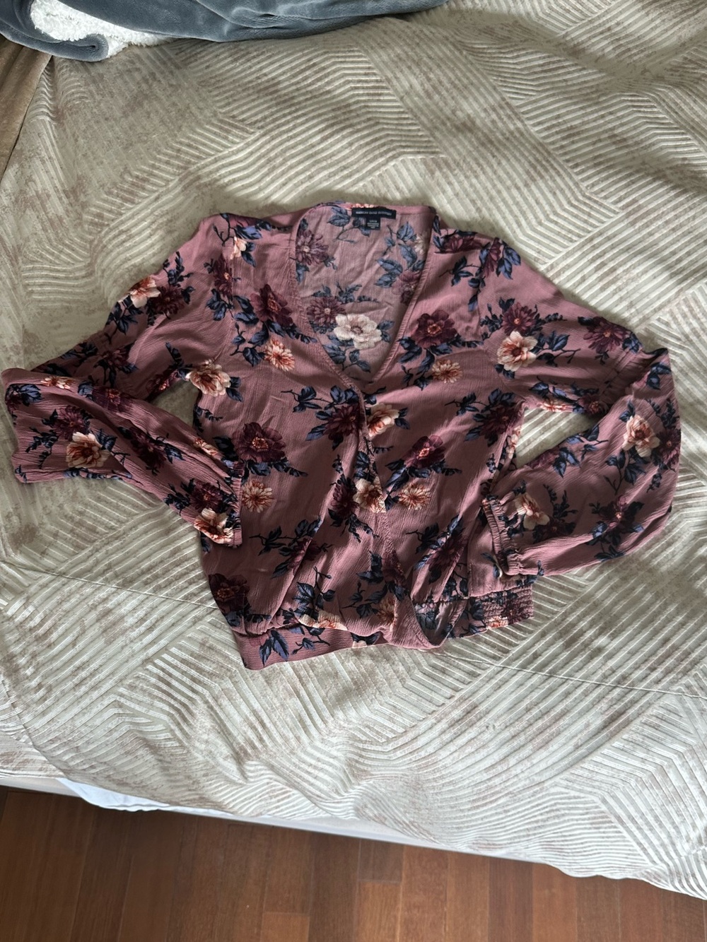 American Eagle Outfitters Mauve Pink Floral V-Neck Blouse